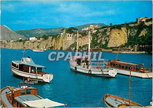 Cartes postales moderne Sorrento Vue du Petit Rivage Bateaux