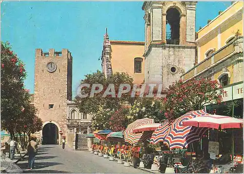 Cartes postales moderne Taormina Place S Agostino avec la Tour de l'Horloge