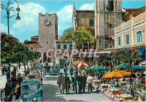 Cartes postales moderne Taormina Place S Agostino avec la tour de l'Horloge