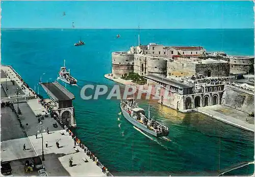Cartes postales moderne Taormina Pont Tournant Le Passage des Corvettes Bateaux
