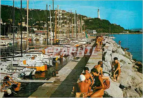 Cartes postales moderne Trieste Les Falaises de Barcola Bateaux