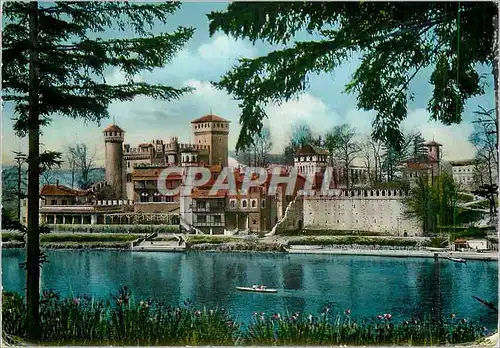 Cartes postales moderne Torino Le Po Le Chateau Medieval Bateau