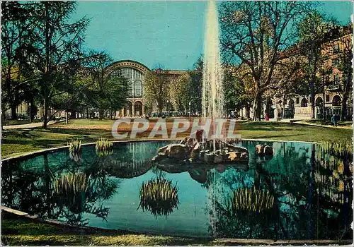 Cartes postales moderne Torino Les Jardins de la Place Carlo Felice et la Gare Centrale