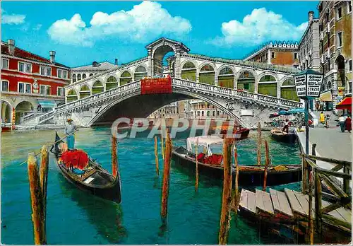 Cartes postales moderne Venezia Pont de Rialto Bateaux