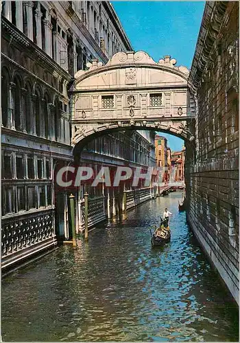 Cartes postales moderne Venezia Pont des Soupirs Bateau