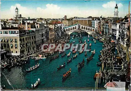Cartes postales moderne Venezia Pont de Rialto Bateaux