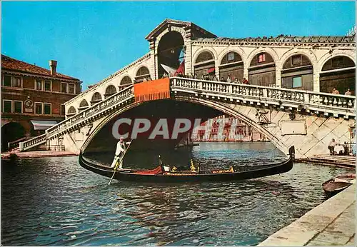Cartes postales moderne Venezia Pont de Rialto et Gondole Bateau