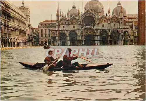 Moderne Karte Venezia Place St Marc avec la Maree Haute Bateau Canoe