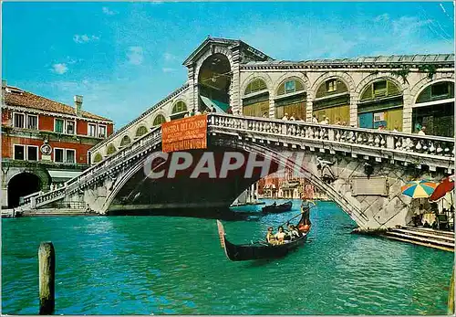 Cartes postales moderne Venezia Pont de Rialto Bateau