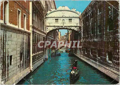 Cartes postales moderne Venezia Pont des Soupirs Bateau