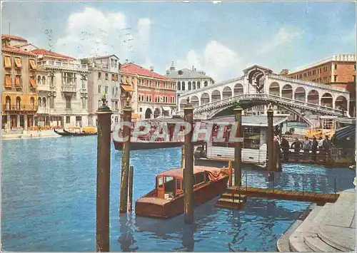Cartes postales moderne Venezia Ponte di Rialto Bateaux