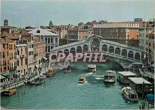Cartes postales moderne Venezia Pont du Rialto Bateaux