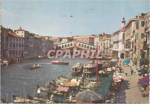 Cartes postales moderne Venezia Ponte de Rialto Bateaux