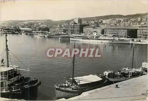 Moderne Karte Rijeka Bateaux