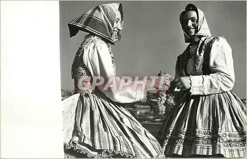 Cartes postales moderne Dievojke sa Otoka Susak u Narodnim Nosnjama Folklore