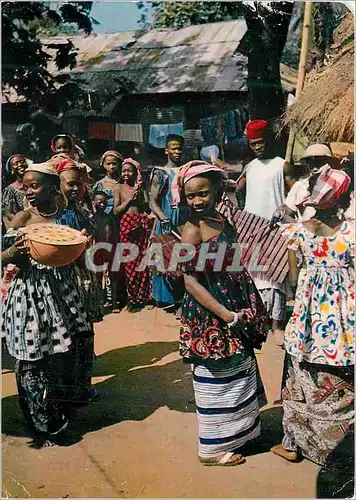 Moderne Karte L'Afrique en Couleurs La Danse au Village