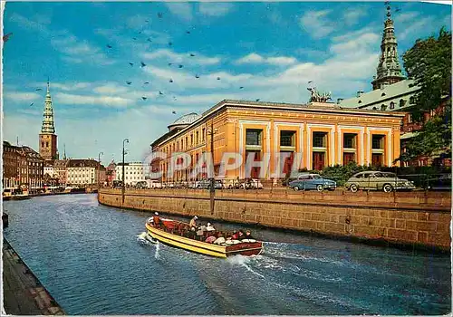 Cartes postales moderne Copenhague le Musee de Thorvaldsen Bateau