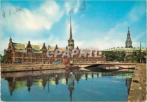 Cartes postales moderne Copenhague la Bourse et le Palais de Christiansborg