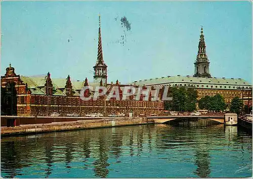 Cartes postales moderne Copenhague la Bourse et le Palais de Christiansborg