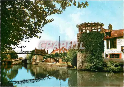 Ansichtskarte AK Montargis (Loiret) l'Orleanais Tour Passerelle sur le Canal et Ecluse