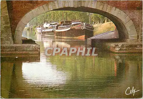 Cartes postales moderne Peniches a Quai sur le Canal Baetau