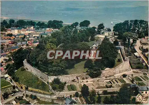 Cartes postales moderne St Valery sur Somme Vue aerienne Remparts du Chateau