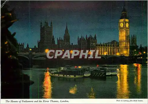 Cartes postales moderne The House of Parliament and the River Thames London Bateau
