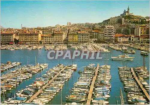 Cartes postales moderne Marseille Panorama sur le Vieux Port et Notre Dame de la Garde Bateaux