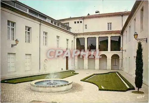 Cartes postales moderne Agen La France Touristique L'Hotel de Ville La Cour Interieure