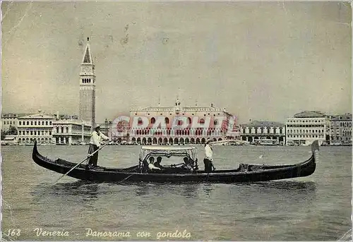 Cartes postales moderne Venezia Panorama avec Gondole Bateau