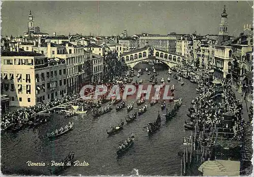 Cartes postales moderne Venezia Ponte di Rialto Bateaux