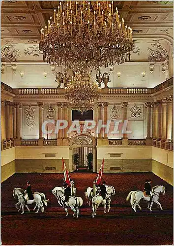 Cartes postales moderne Vienne Spanische Reitschule Schulquadrille Militaria Chevaux Equitation