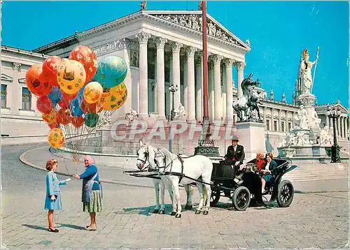 Cartes postales moderne Vienne Parlement Caleche Cheval