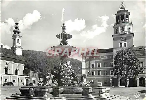 Moderne Karte Salzburg Residenzbrunnen und Glockenspiel links Michaelikirchlein