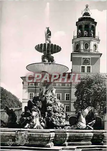 Cartes postales moderne Salzburg Residenzbrunnen u Glockenspiel