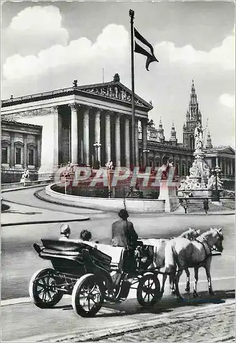 Cartes postales moderne Vienne Wien Ringstrasse avec Parlement et Centre Municipal Caleche Chevaux