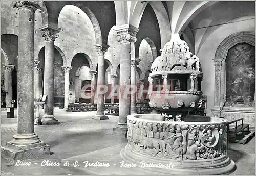 Cartes postales moderne Lucca Eglise de St Fredien Fonts Baptismaux