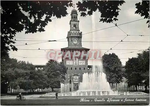 Cartes postales moderne Milano Castello Sforzesco e Fontana Lumunosa