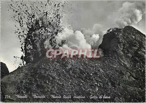 Cartes postales moderne Napoli Nouvelle Bouche Eruptive Jet de Lave Volcan
