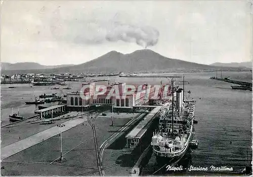 Cartes postales moderne Napoli Station Maritime Bateau
