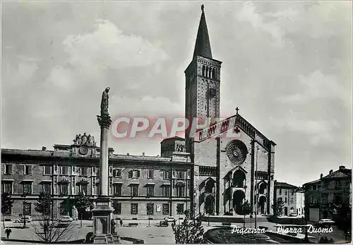 Cartes postales moderne Piacenza Place du Dome