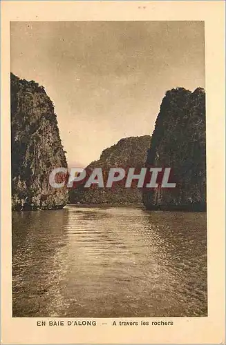 Cartes postales En Baie d'Along a Travers les Rochers
