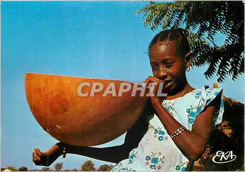 Cartes postales moderne Afrique la Fillette a la Calebasse