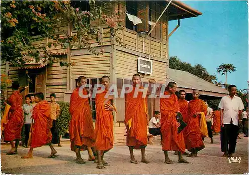 Moderne Karte Thailand Bonzes dans une Gare