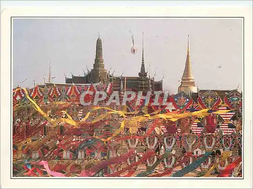 Cartes postales moderne Bangkok the Wat Phra Keo les Toitures Vernissees et les Stoupas Dores du Palais Royal et du Temp