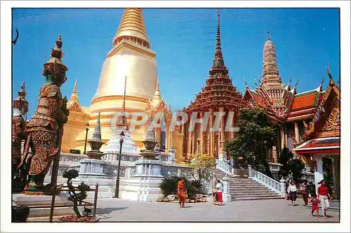 Cartes postales moderne Bangkok Thailand The Golden Pagoda the Mondhop and the Parsart Pradhep Bidorn in the Emerald Bud
