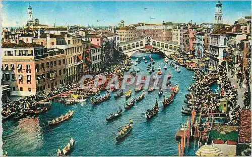 Cartes postales moderne Venezia Pont de Rialto Bateaux