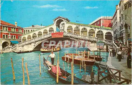 Cartes postales moderne Venezia Pont de Rialto Bateaux