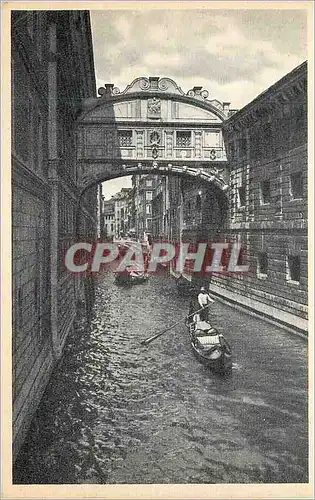 Cartes postales moderne Venezia le Pont des Sospiri Bateau