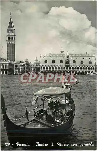 Cartes postales moderne Venezia Dock St Marc avec Gondole Bateau